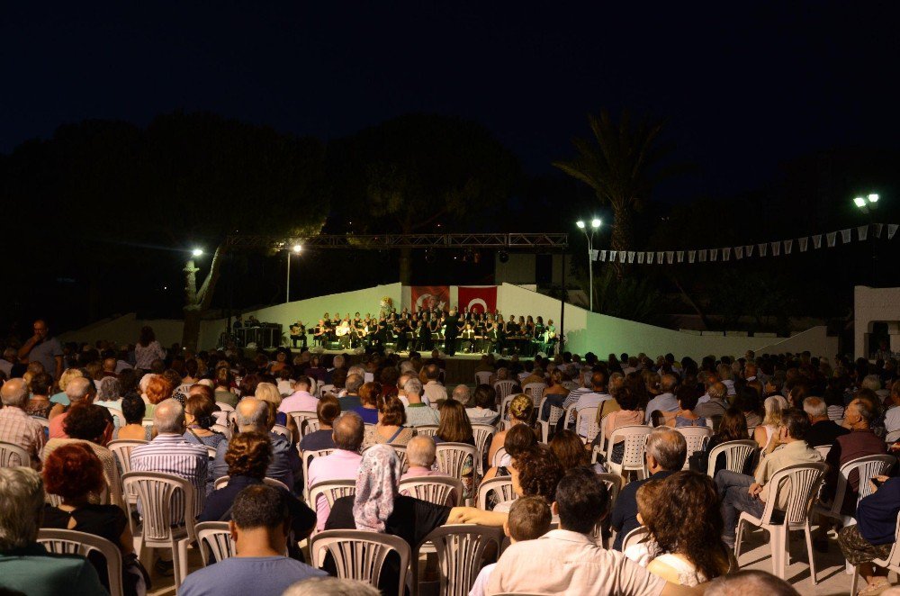 Kuşadası’nda Tsm Korosu’ndan ’Avni Anıl’ Konseri