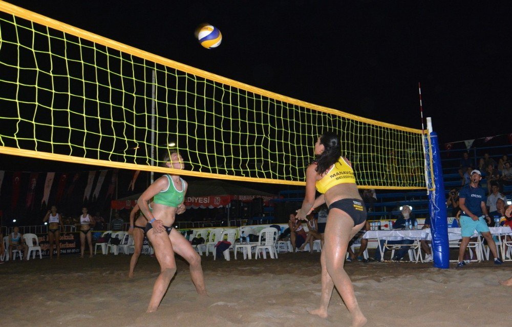 Manavgat Plajlarında Voleybol Fırtınası Esecek