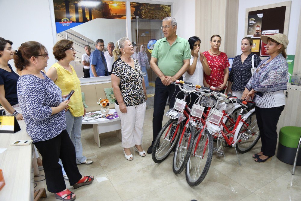 Mersin’deki Kadın Muhtarlar Tüm İşlerinde Bisiklet Kullanacak