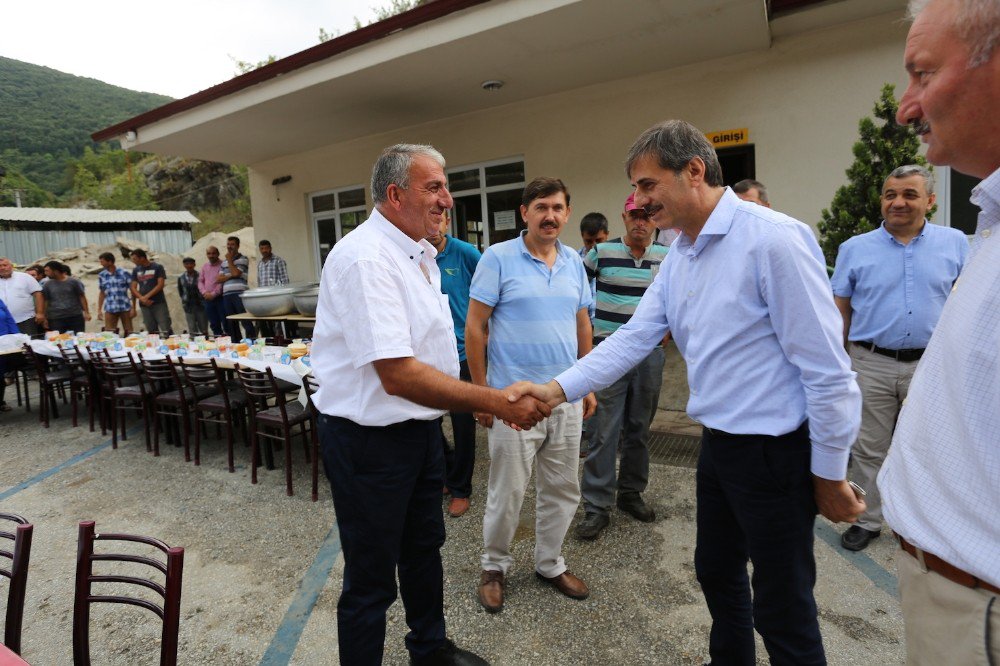 Emekli Olan Personele Veda Yemeği Düzenledi