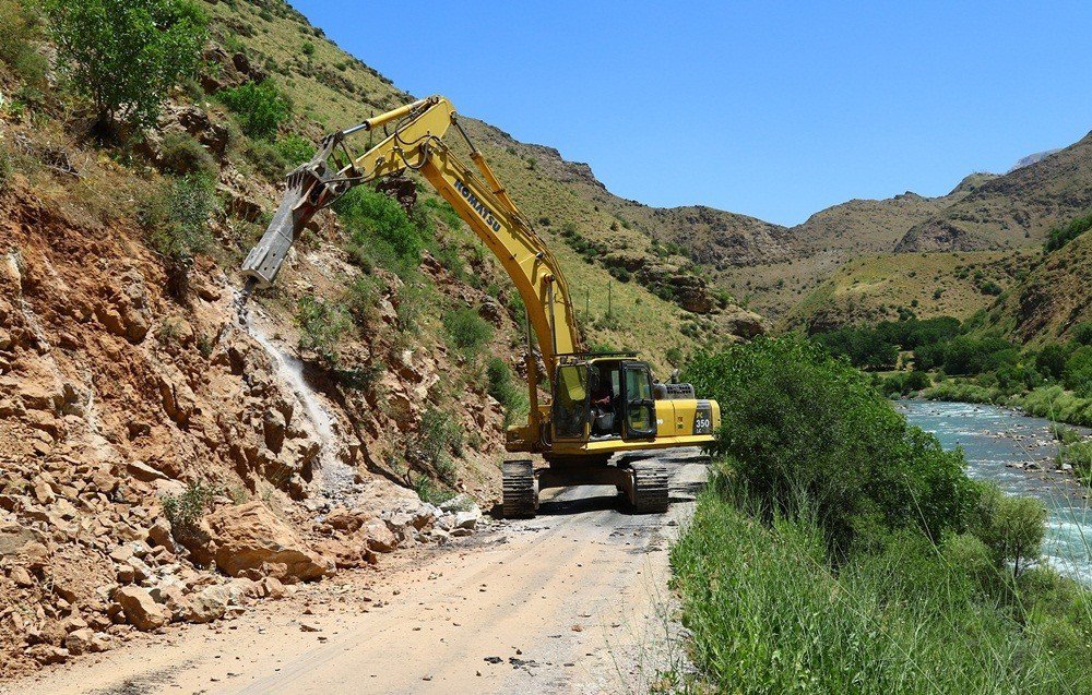 Çatak’a 110 Kilometre Sıcak Asfalt Yapılacak