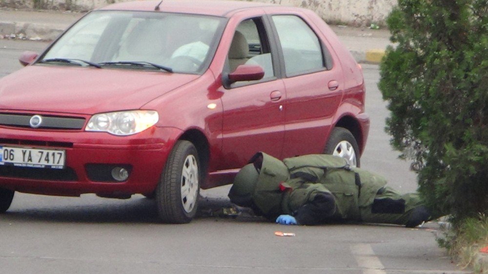 Eşini Korkutmak İçin Aracının Altına Sahte Bomba Düzeneği Yapmış