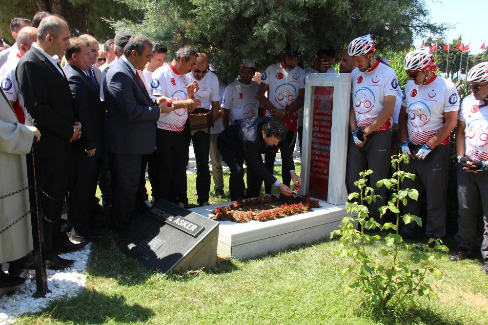 15 Temmuz Şehitleri İçin Bin 600 Kilometre Pedal Çevirdiler