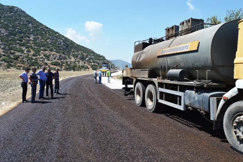 Korkuteli’de Grup Yolları Asfaltlandı