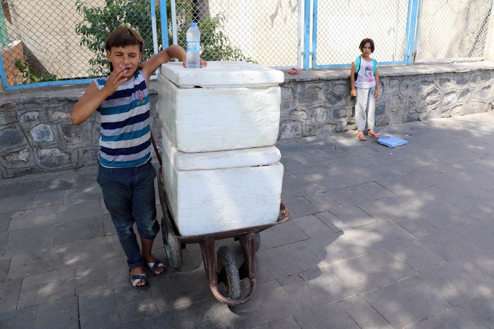 Suriyeli Çocuğa Zabıta Şiddeti