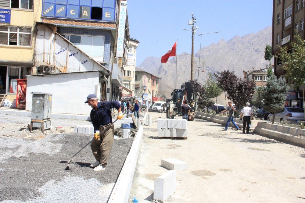 Hakkari Modern Caddelere Kavuşuyor