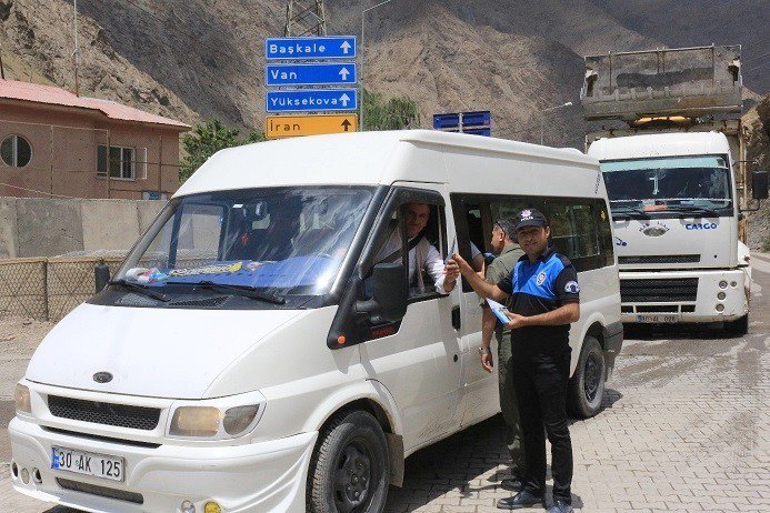 Hakkari’de Sürücüler Bilgilendiriliyor