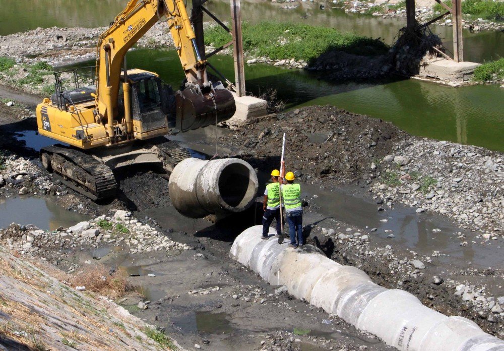 Asi Nehri’nde Atık Su Hattı Çalışmaları Hızla İlerliyor