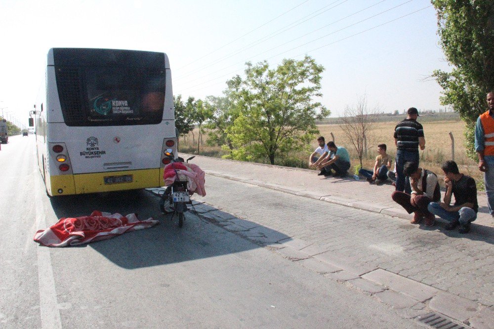 Belediye Otobüsüne Arkadan Çarpan Motosiklet Sürücüsü Hayatını Kaybetti