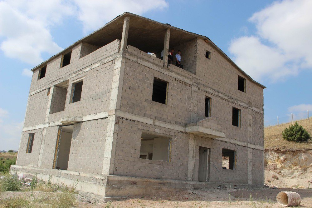 Kapadokya’da Sit Alanına Yapılan 3 Katlı Bina Yıkıldı