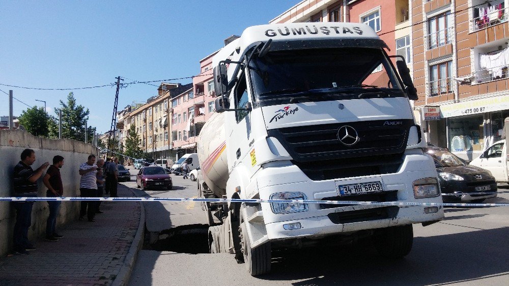 Yağmurun Yumuşattığı Yol, Tırı Yuttu