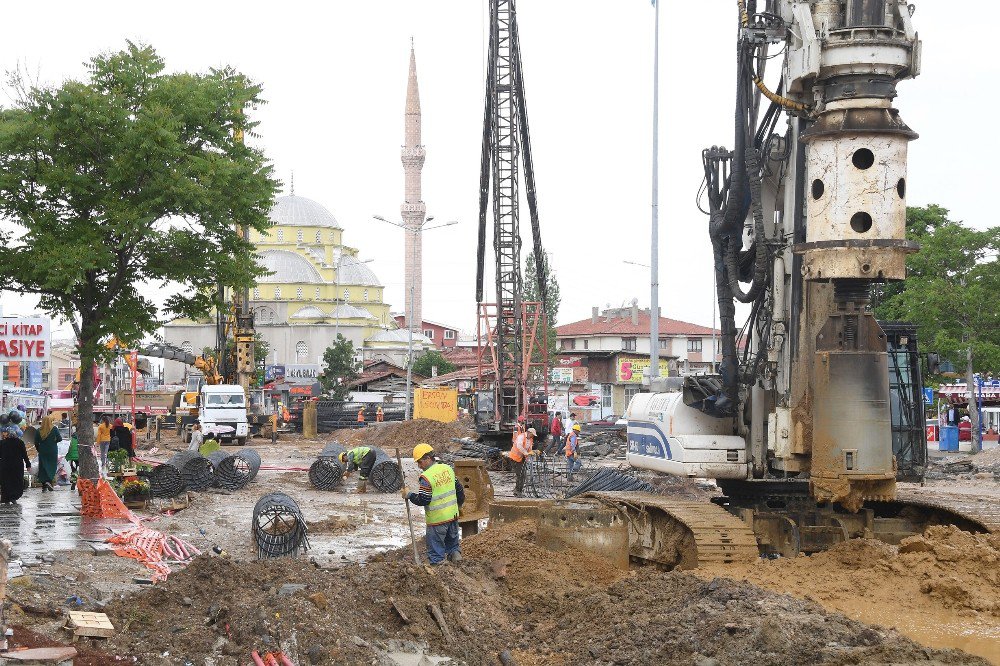 Bostancık’ta 4 Caddenin Kesişimine Köprülü Kavşak