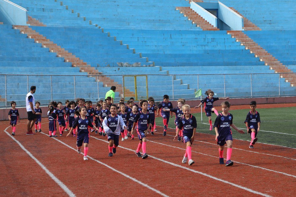 Büyükçekmece Belediyesi Yaz Spor Okulları’ndan Şampiyonlar Yetişecek