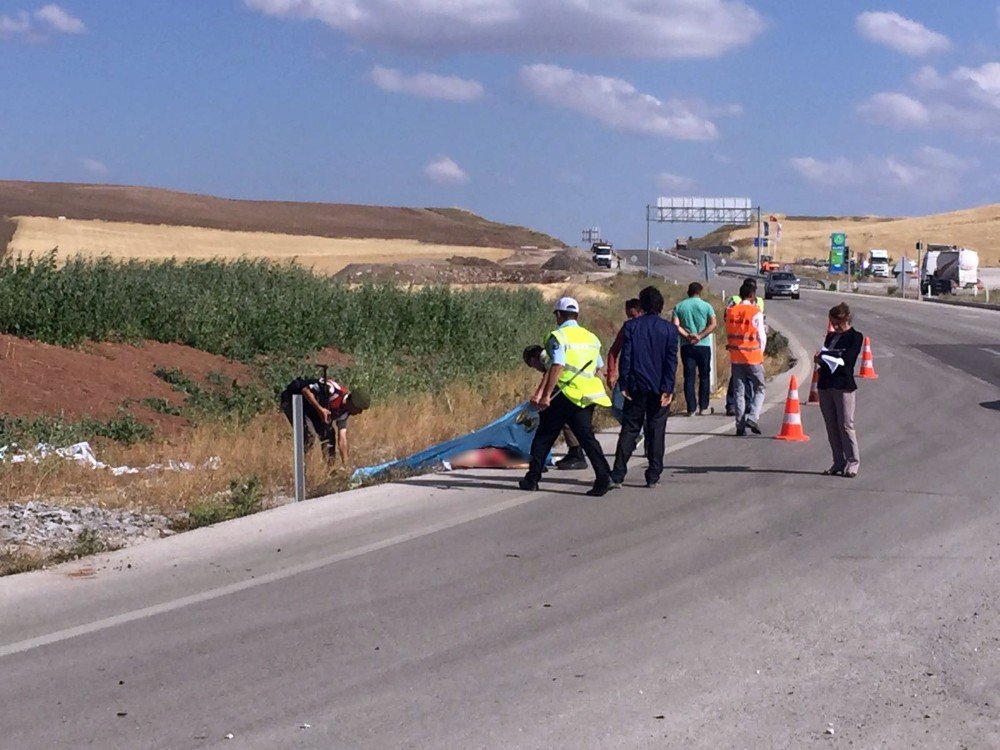 Çorum’da Otobüs İle Otomobil Çarpıştı: 3 Ölü, Çok Sayıda Yaralı Var