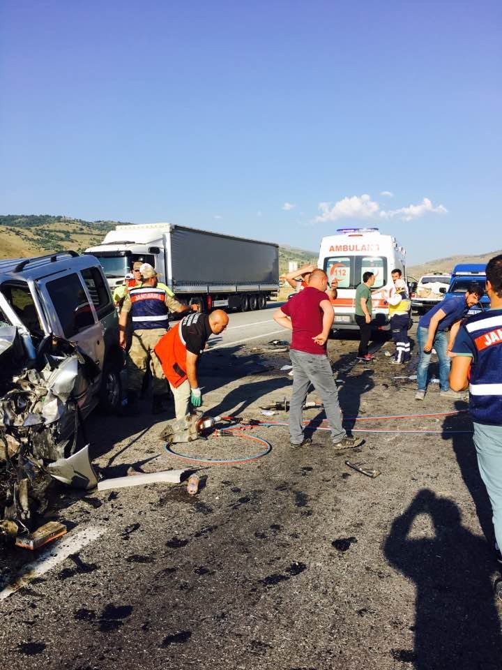 Erzincan’da Trafik Kazası: 4 Ölü, 5 Yaralı