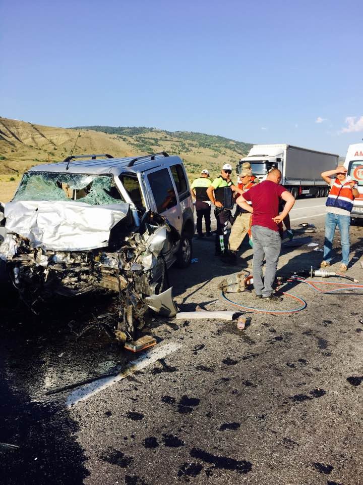 Erzincan’da Trafik Kazası: 4 Ölü, 5 Yaralı