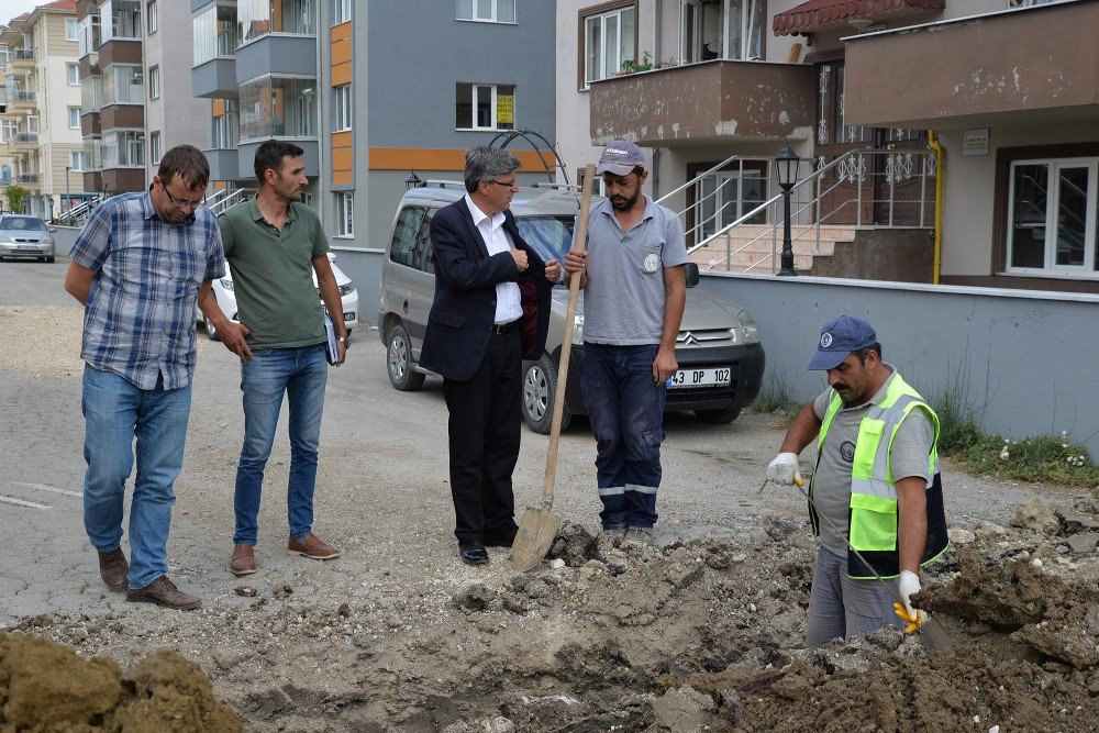 Yağmur Suyu Tahliye Hattı Çalışmaları Devam Ediyor