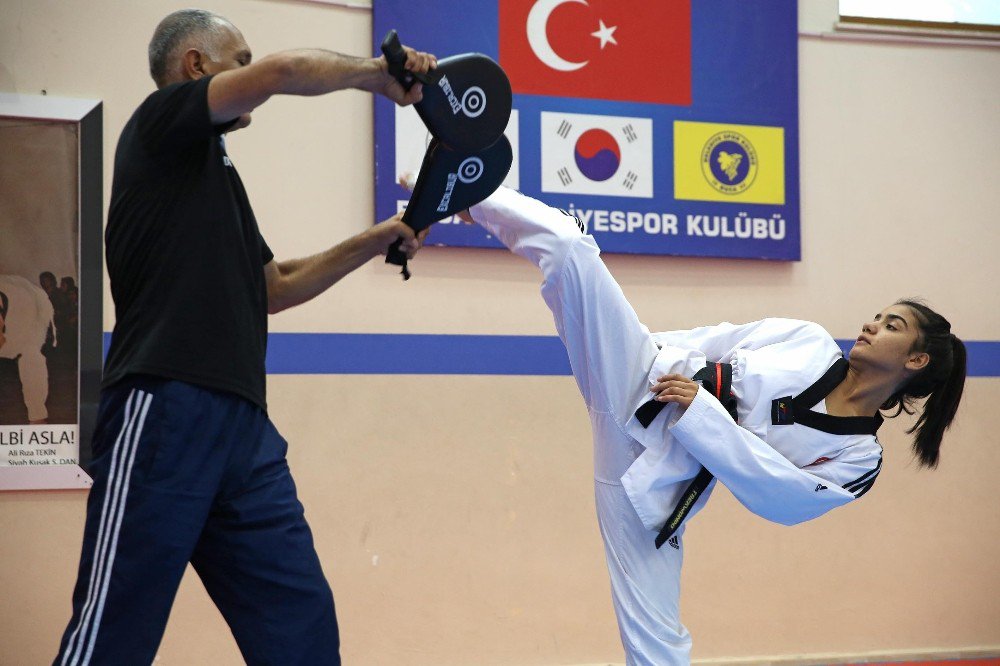 İzmirli Taekwondocuların Hedefi Şampiyonluk