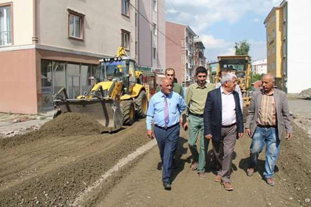 Kars Belediyesi Yol Çalışmalarına Başladı