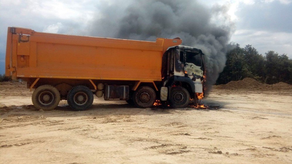 Kocaeli’de Hafriyat Kamyonu Küle Döndü