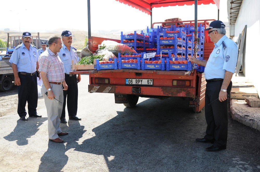 Mamak’ta Seyyar Satıcılara Geçit Yok