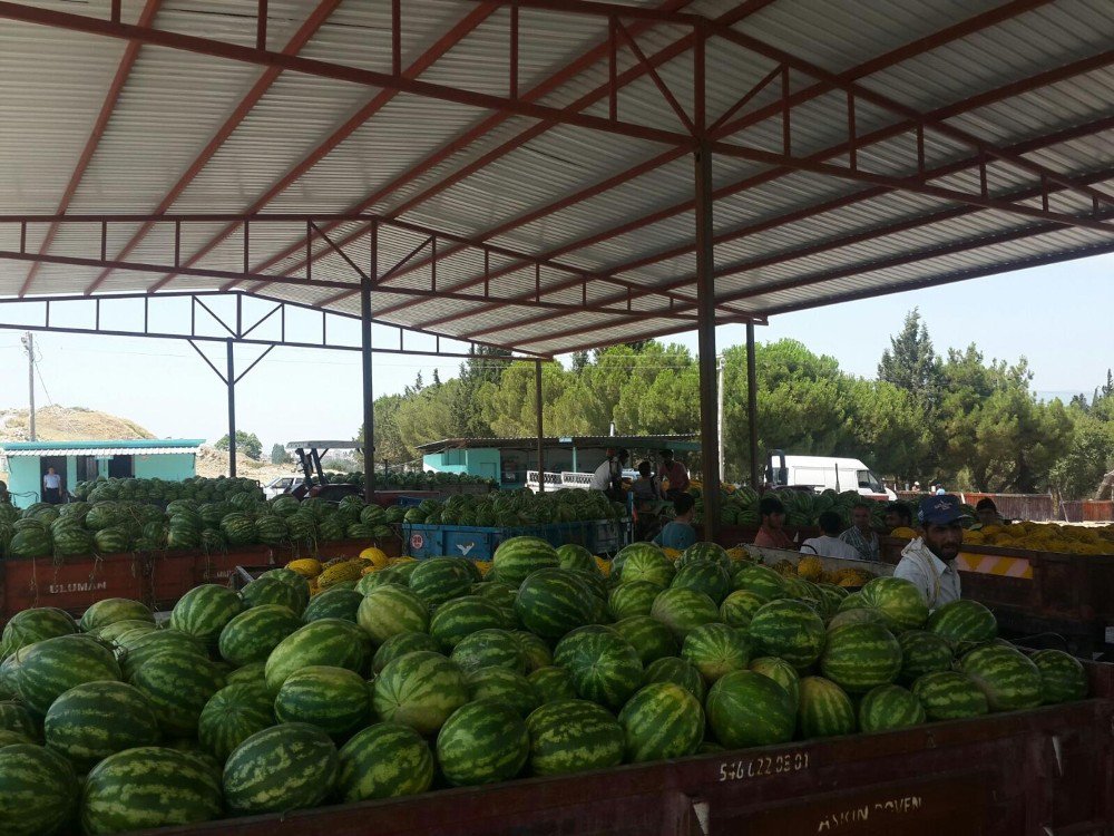 Gölmarmara’da Yeni Hal Depoları Faaliyette