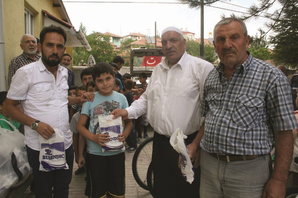 Kuran Kursu Öğrencilerine Bisiklet Hediye Edildi