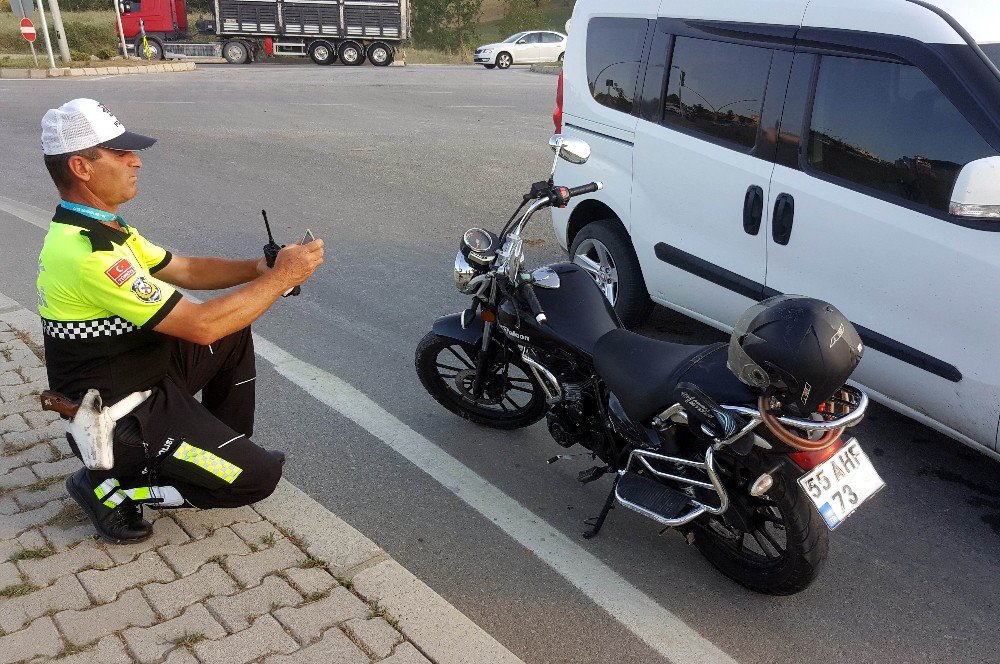 Samsun’da Kamyonet İle Motosiklet Çarpıştı: 2 Yaralı