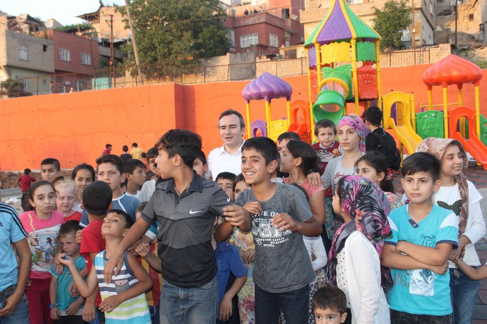 Siirt’te 30 Yıllık Hayvan Pazarı Yerine Çocuk Parkı Yapıldı