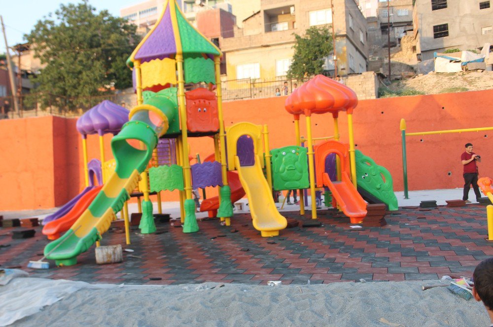 Siirt’te 30 Yıllık Hayvan Pazarı Yerine Çocuk Parkı Yapıldı