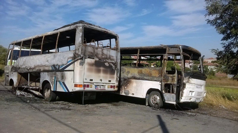 Silivri’de Park Halindeki 4 Aracın Şüpheli Yangını