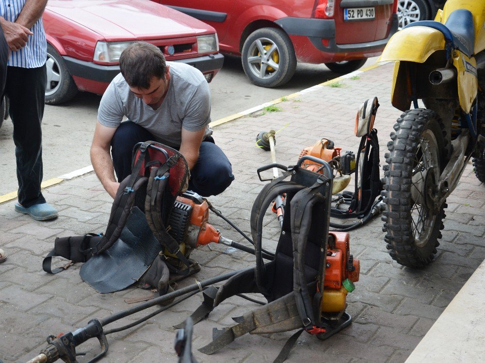 Çim Motoru Tamircileri Yoğun Mesaide