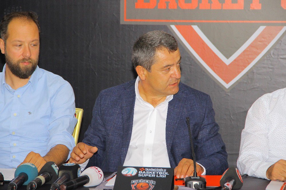 Eskişehir Basket’te 7 İmza Birden