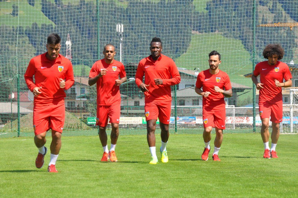 Asamoah Gyan, Antrenmanlara Katıldı