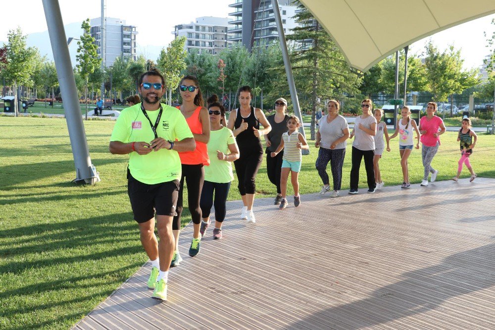 Manisalılar ’Sağlık İçin Spor’ Yapıyor