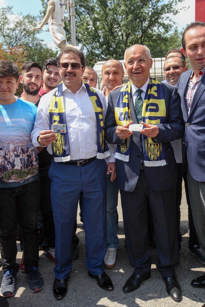 Ankaragücü’ne İlk Kombine Desteği Başkan Yaşar’dan