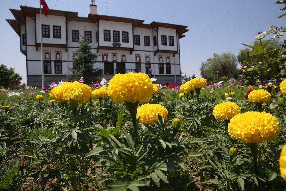 Sincan’dan Çiçek Kokuları Yükseliyor