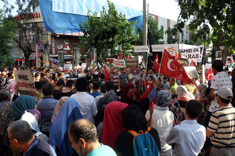 Antalya’da İsrail Protesto Edildi