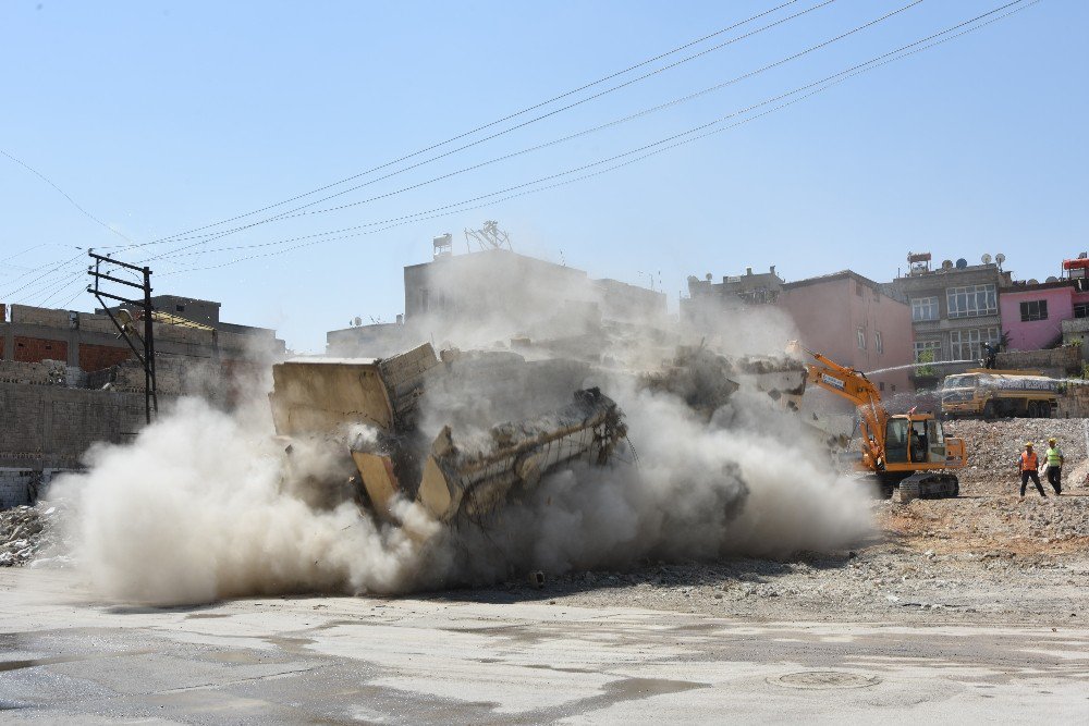 Boşaltılan Binalar Böyle Yıkıldı