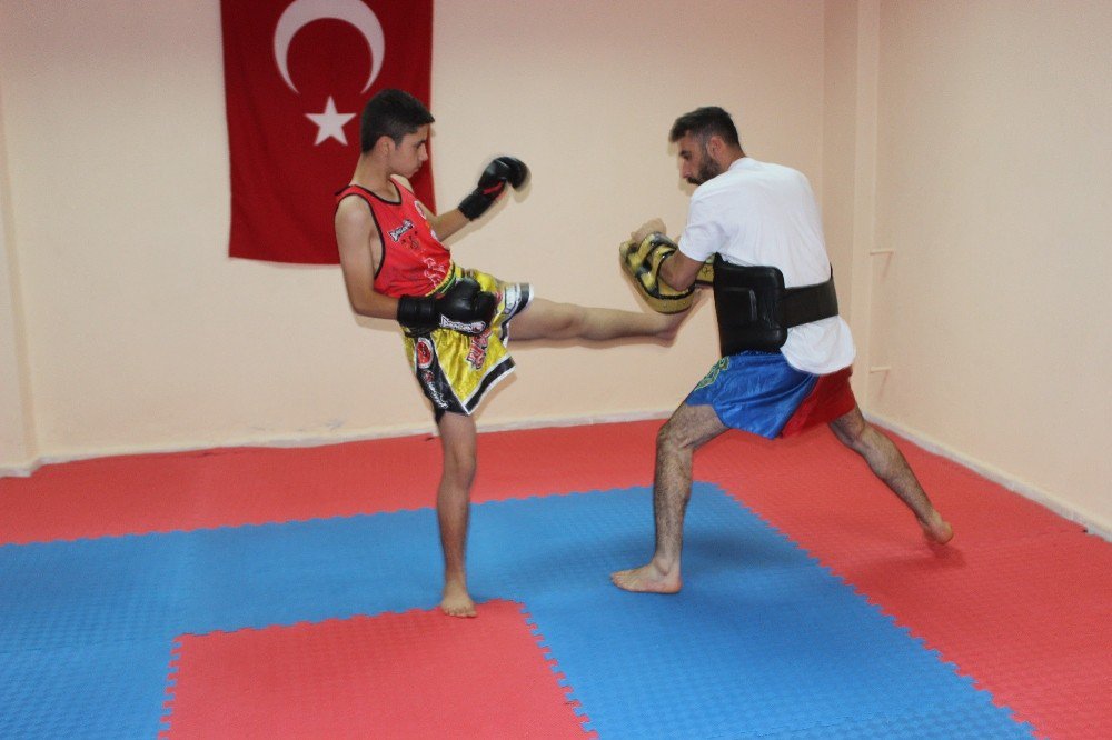 Siverek’te Muay Thai Şampiyonları Yetişiyor