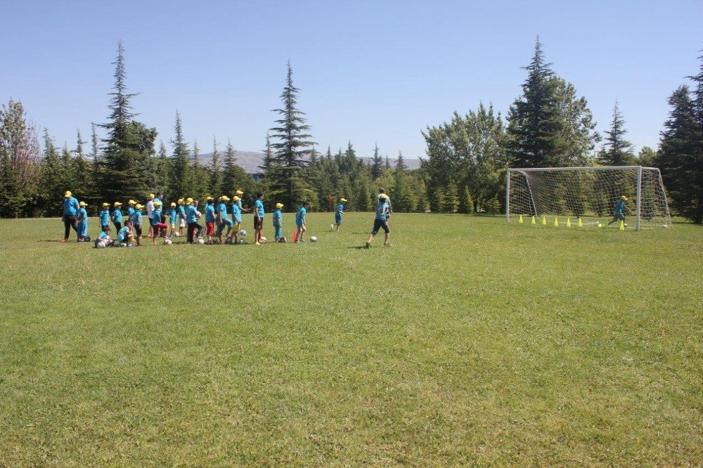 4. Geleneksel Teı Yaz Spor Okulu Tamamlandı