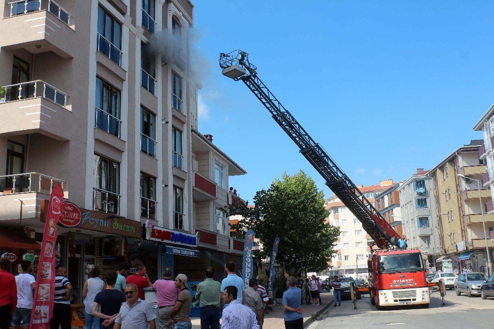 Tatile Çıkan Ailenin Evi Yandı