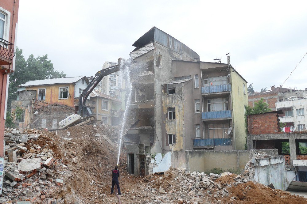 Çömlekçi 2. Etap Kentsel Dönüşüm Alanında Yıkılan Bina Sayısı 15’e Ulaştı