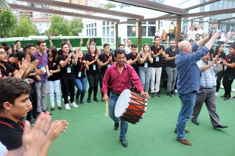 27. Uluslararası Akçaabat Müzik Ve Halkoyunları Festivali Başladı