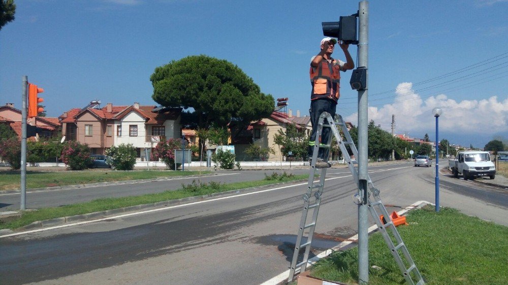 Burhaniye’de, Konuşan Sinyalizasyon Sistemi Yapıldı