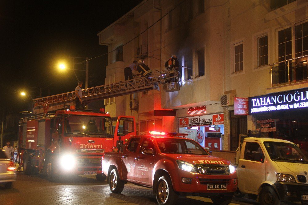 Fethiye’de Yangın Evi Kullanımaz Hale Getirdi