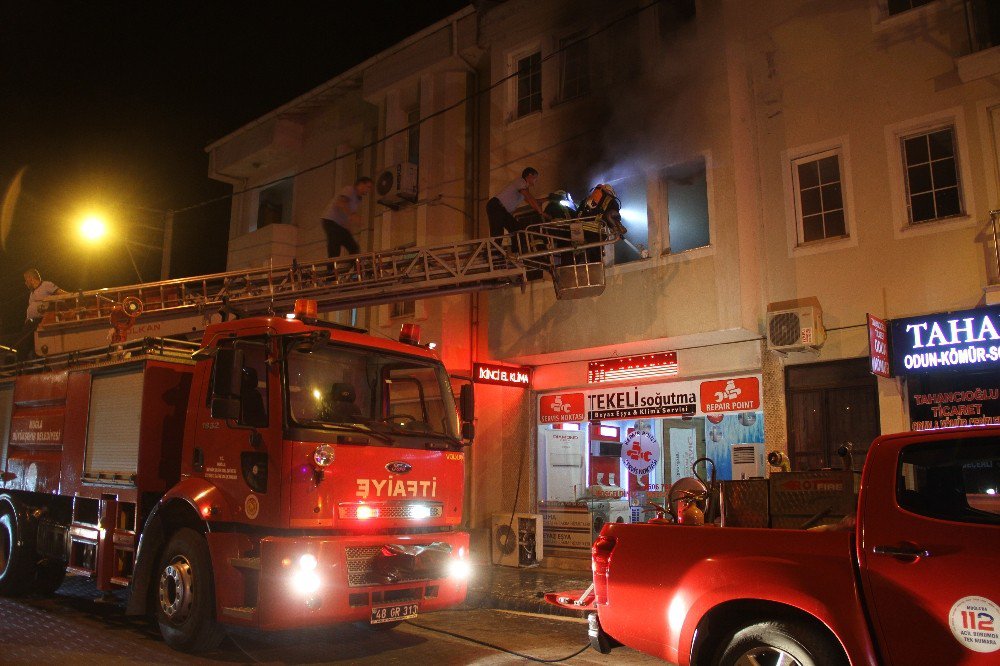 Fethiye’de Yangın Evi Kullanımaz Hale Getirdi