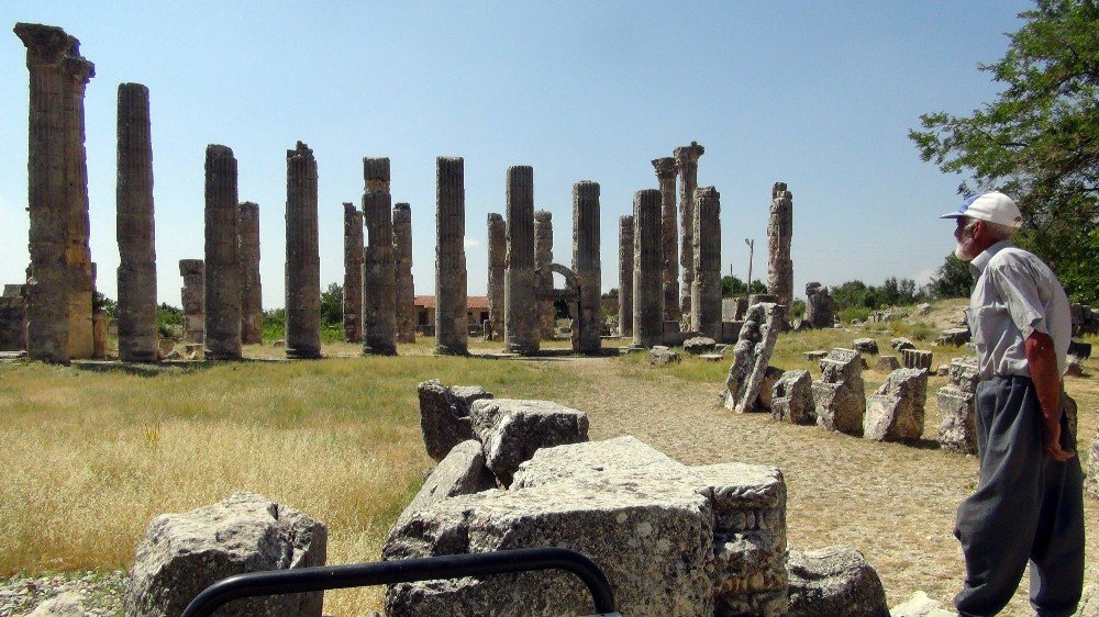 Uzuncaburç Amfi Tiyatro’da Kazı Çalışmaları Başladı