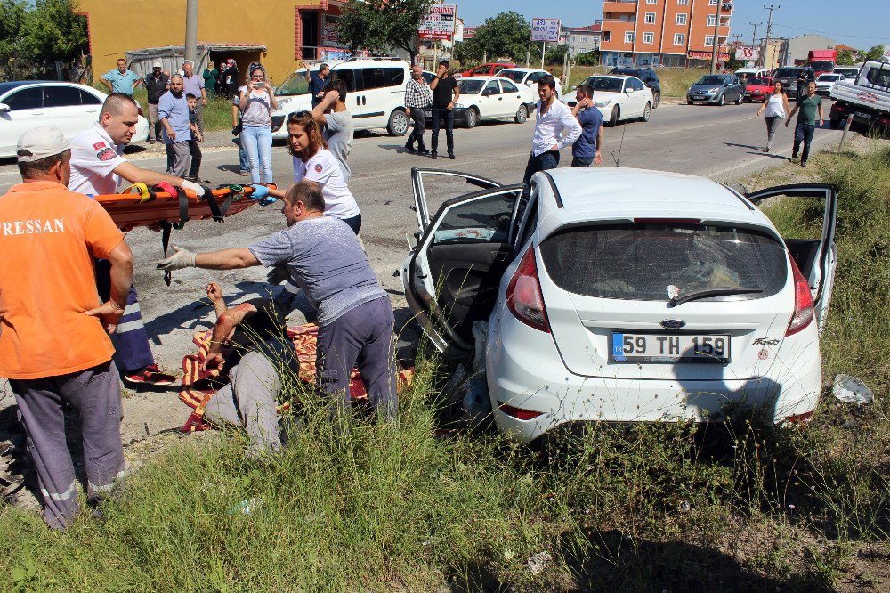 Tekirdağ’da Üç Araç Birbirine Girdi: 6 Yaralı