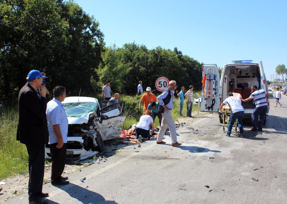 Tekirdağ’da Üç Araç Birbirine Girdi: 6 Yaralı